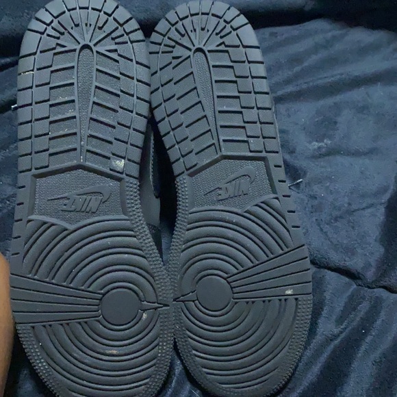 Jordan 1 Mid all black - Picture 3 of 4